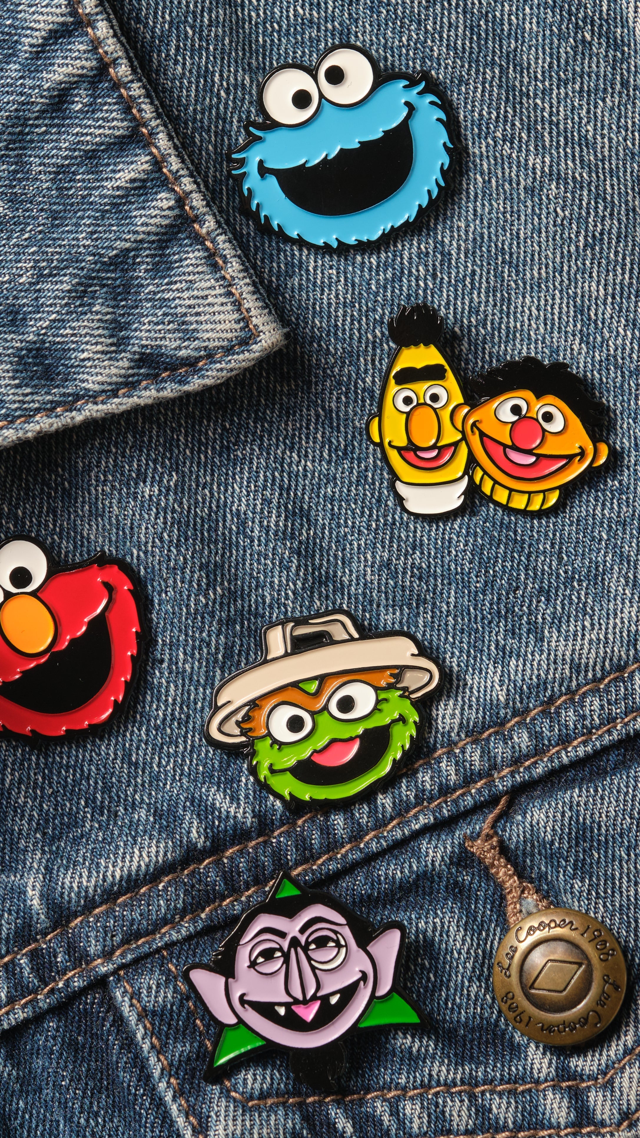 Elmo Face Enamel Pin